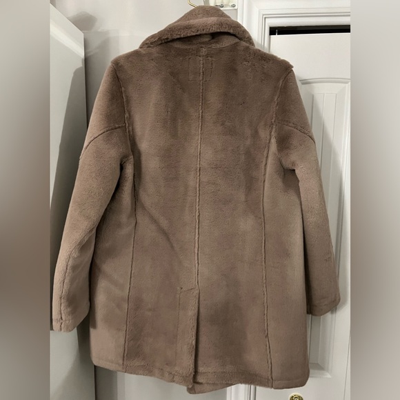 Avec les filles Faux Fur Coat, size large, new never worn - Picture 3 of 6